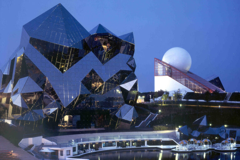 Futuroscope : ce qu’il faut savoir avant votre visite pour une immersion totale